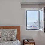 Alfama River View Top